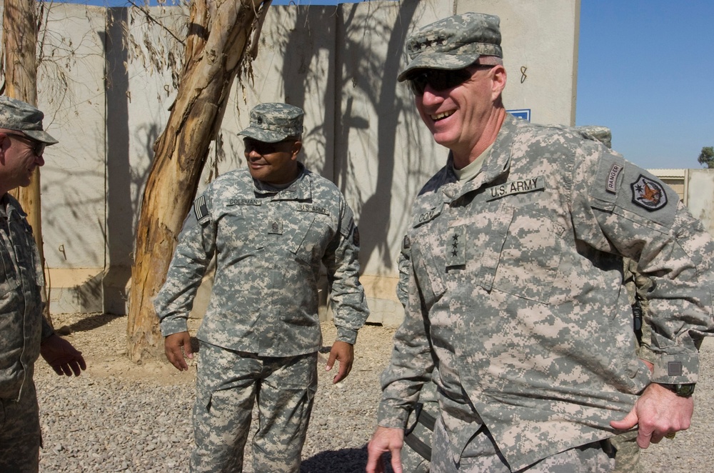 Lt. Gen. Bob Cone visits Camp Cropper