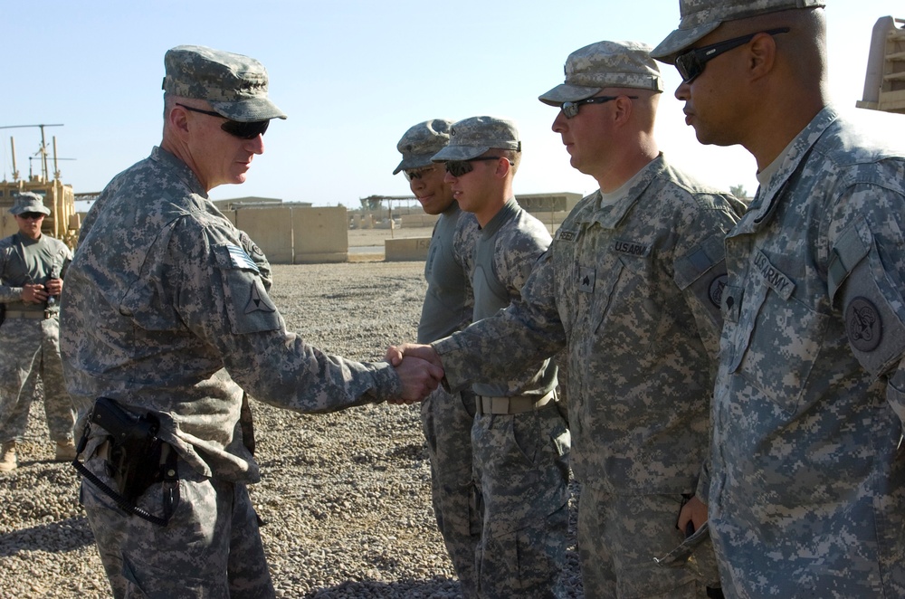 Lt. Gen. Cone visits Camp Cropper