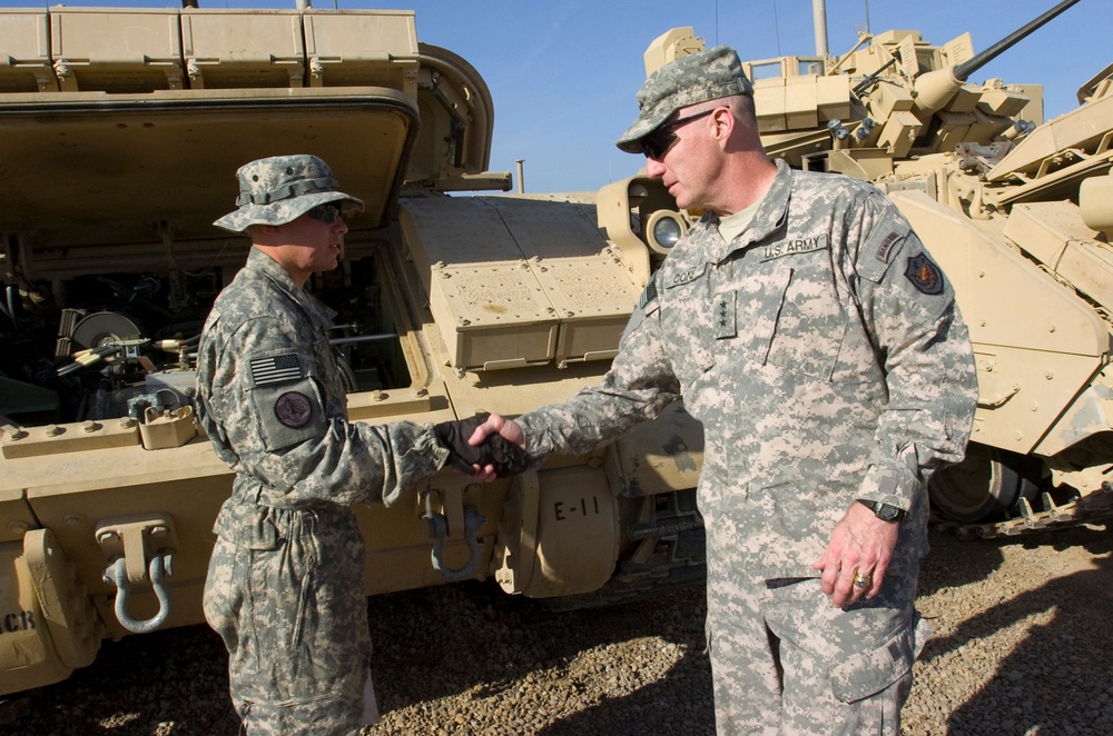 Lt. Gen. Cone visits Camp Cropper