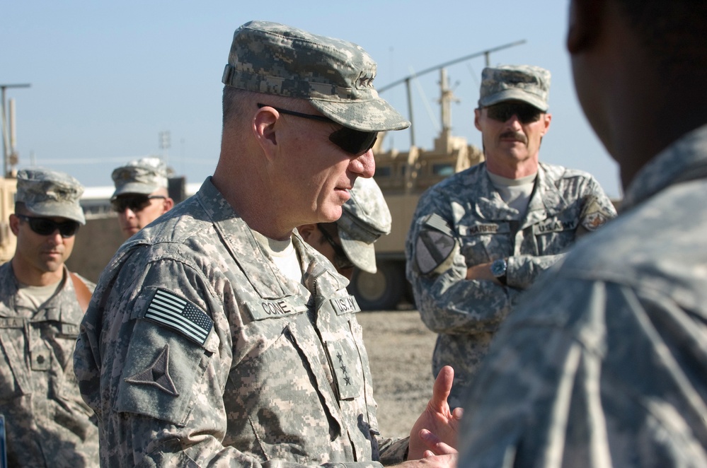 Lt. Gen. Cone visits Camp Cropper