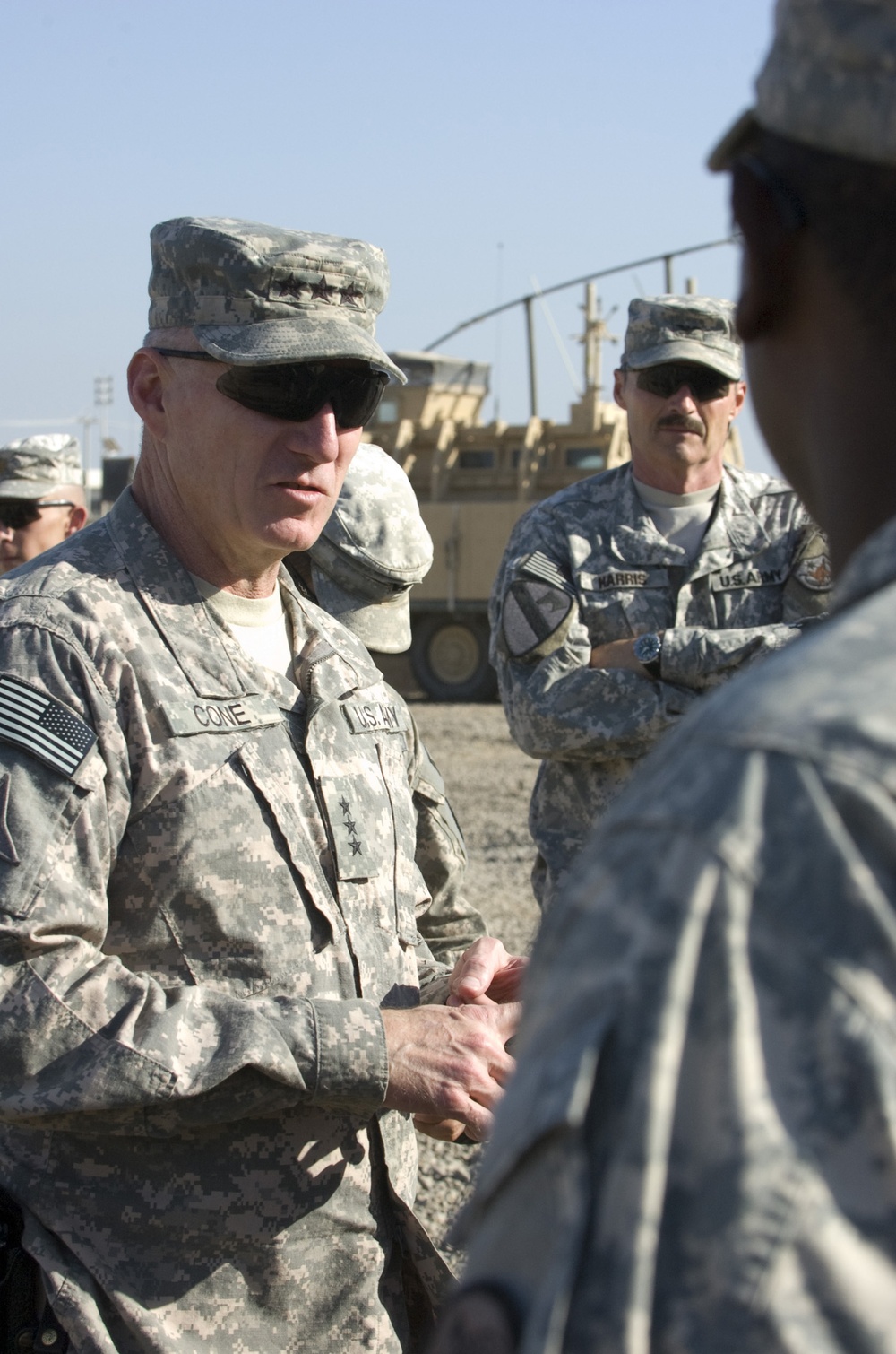 Lt. Gen. Cone visits Camp Cropper