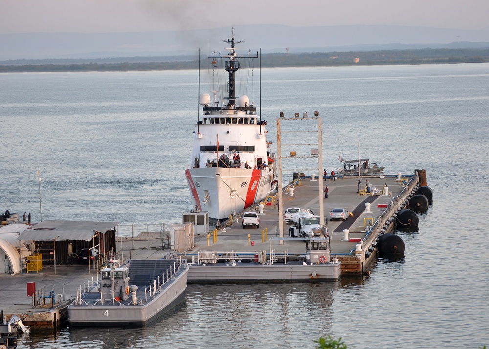 USCGC Valiant Pulls Into GTMO