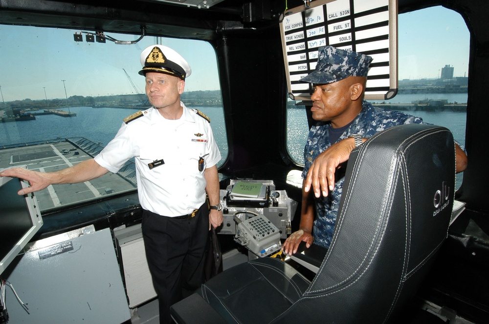 Norwegian sailors tour USS Independence