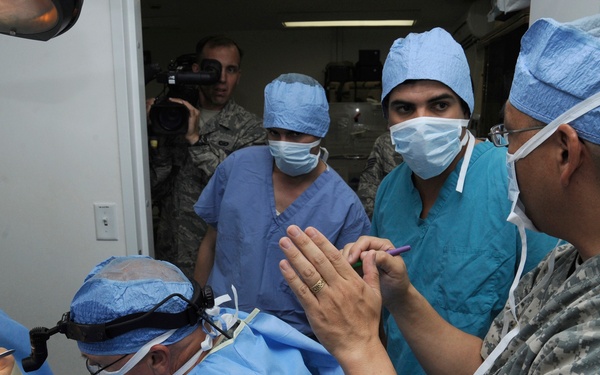 US Army veterinarians train host-nation veterinarians on small animal medicine