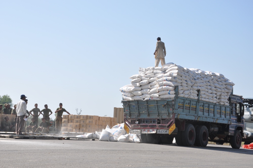 U.S. Marines Augment Pakistan Flood Relief Efforts in Sindh Province