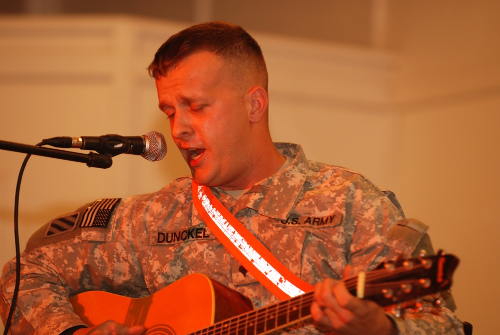 Deployed troops show off talent in Iraq