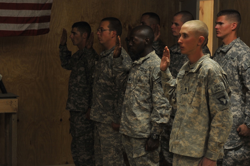 Members of the 101st Airborne Division Re-enlist While Deployed