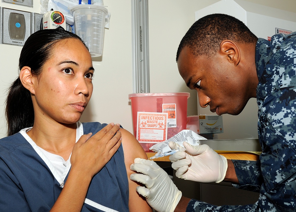 Naval Medical Center San Diego Vaccinates 673 Staff Members for Influenza During a Command Wide SHOTEX