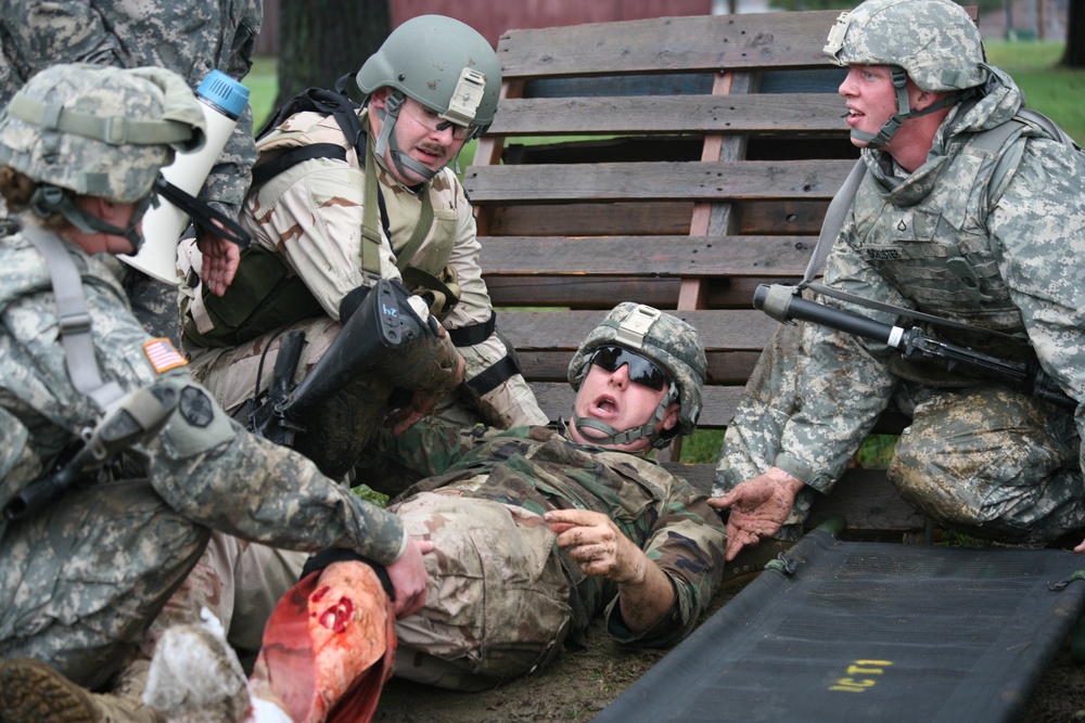 Service members Practice Combat Lifesaving Skills