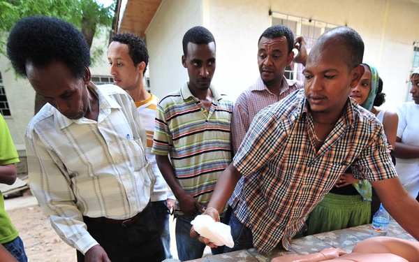 Ethiopian Nurses Practice EMT Skills with CJTF-HOA