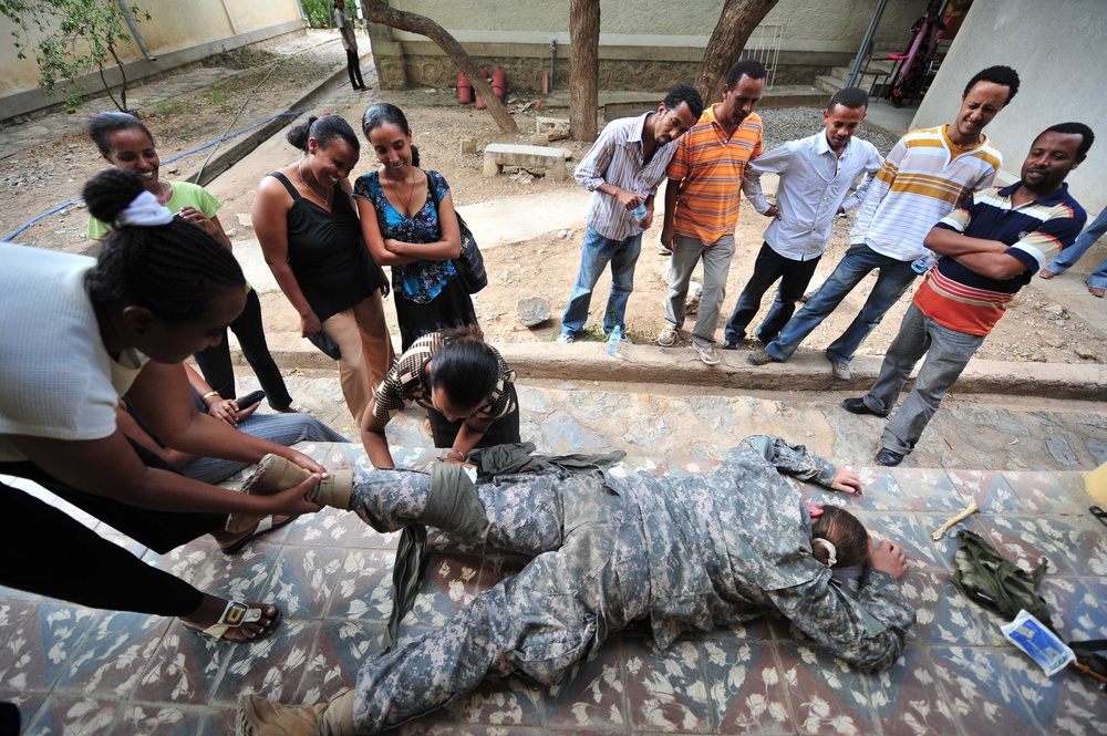 Ethiopian Nurses Practice EMT Skills with CJTF-HOA