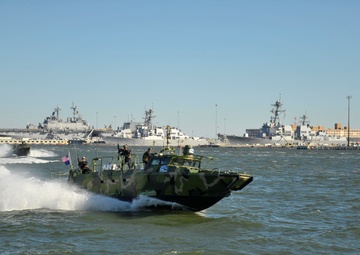 Riverine Group 1 Conducts Maneuvers