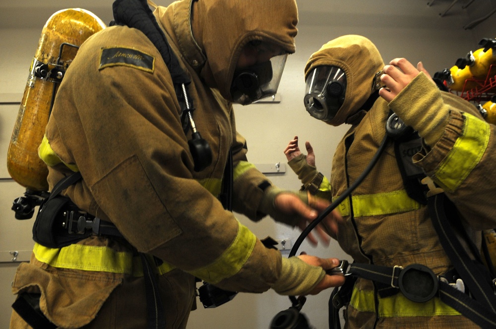 Instructors Ensure Firefighting Skills on the Seas