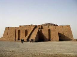 Soldier re-enlists atop Ziggurat monument