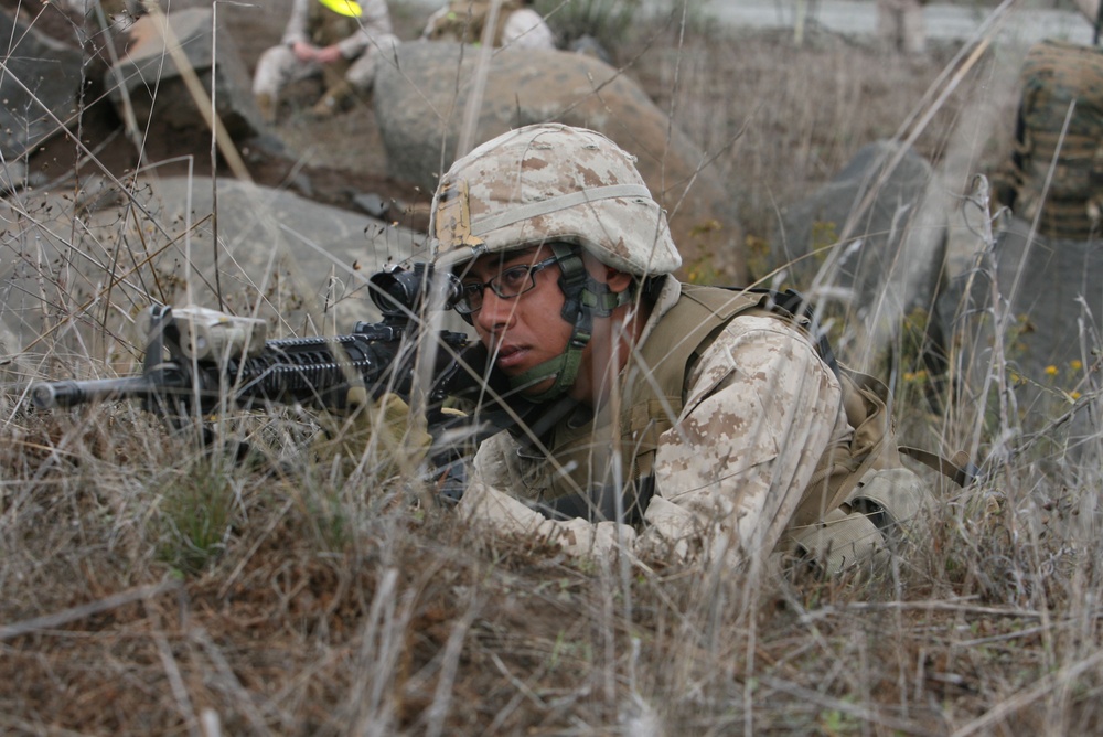 2/5 practice helicopter raid near camp San Mateo