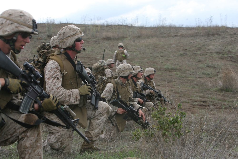 2/5 Practice Helicopter Raid Near Camp San Mateo