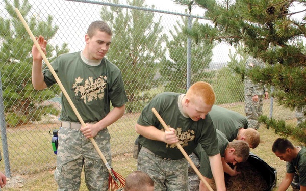 North Dakota's Newest soldiers Give Back During Guard the Environment