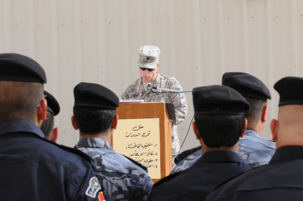 Iraqi police complete mid-course curriculum with aid of USD-C MPs