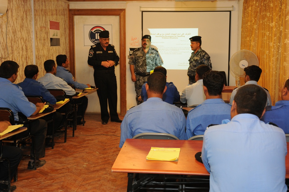 Iraqi police complete mid-course curriculum with aid of USD-C MPs