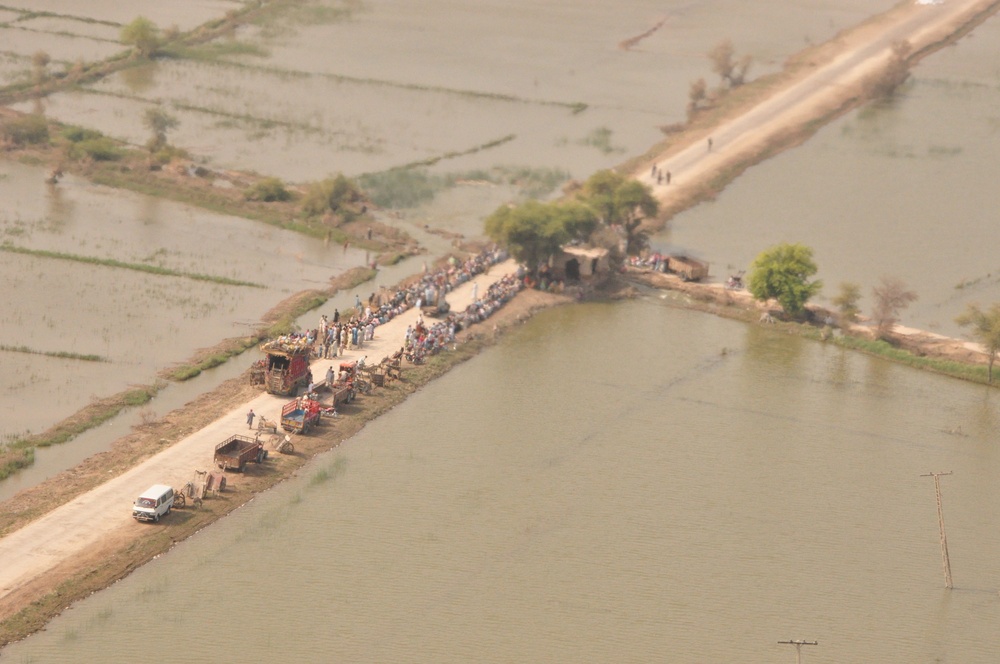 Marines continue relief operations in Sindh Province
