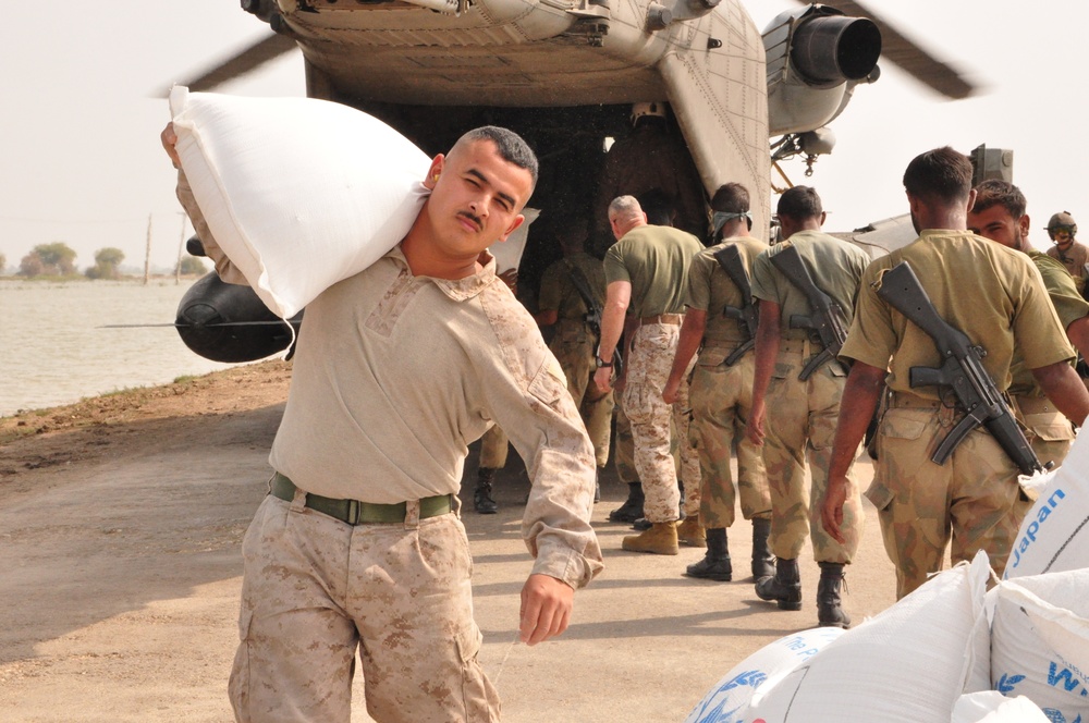 Marines continue relief operations in Sindh Province