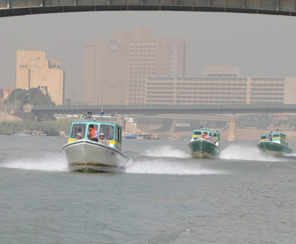 USD-C Soldiers, Baghdad River Patrol jointly assess Tigris River