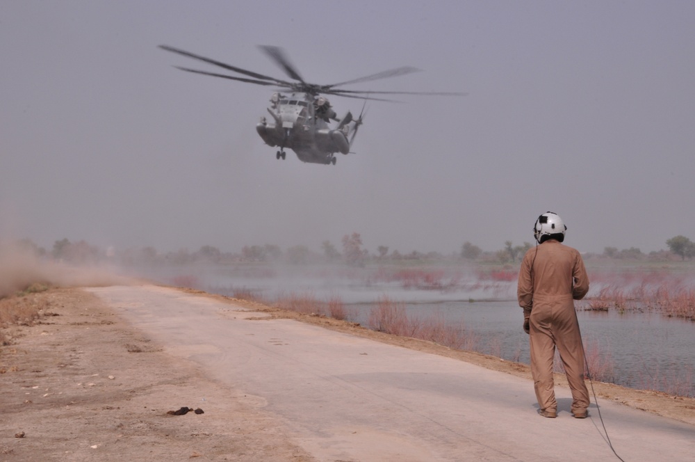 Marines continue relief operations in Sindh Province