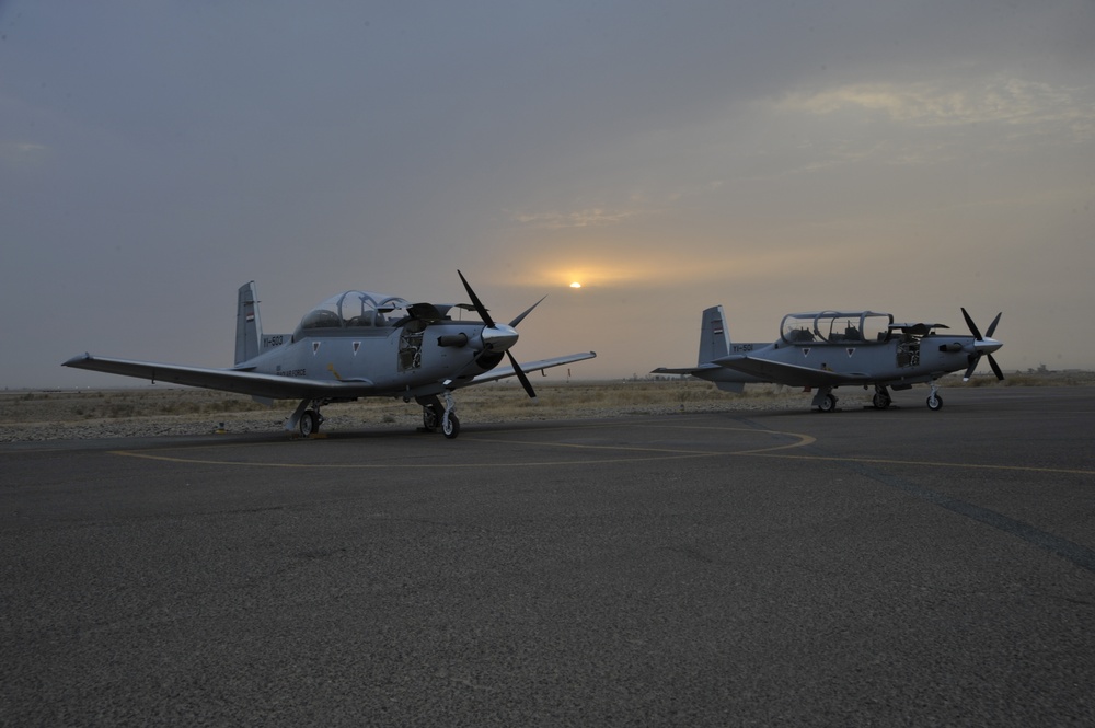 US Airmen train future Iraqi air force pilots