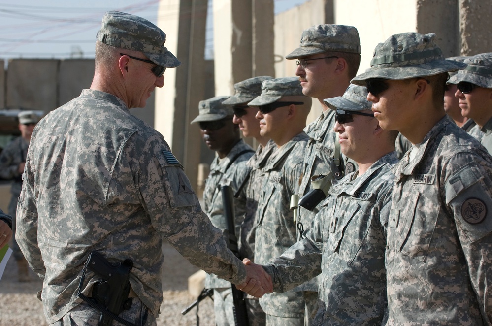 Lt. Gen. Cone visits III Corps Soldiers on FOB Echo