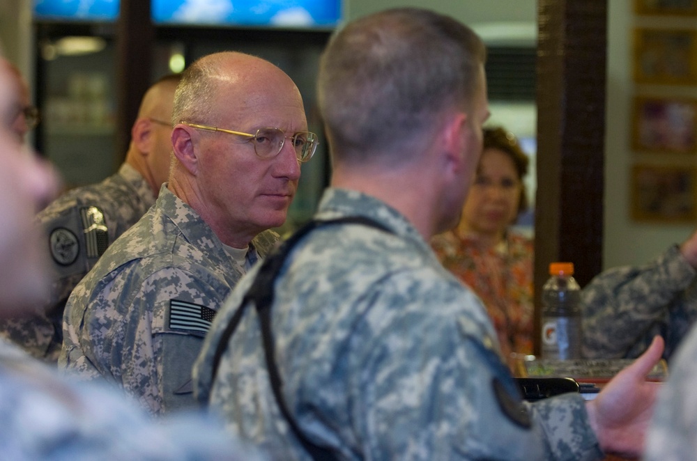 Lt. Gen. Cone visits III Corps Soldiers on FOB Echo