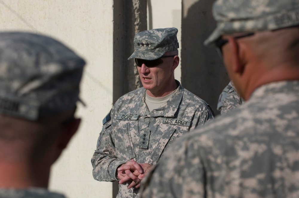 Lt. Gen. Cone visits III Corps Soldiers on FOB Echo