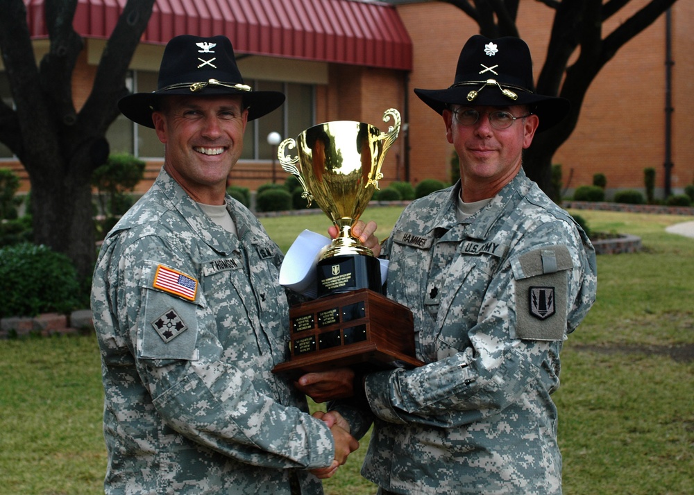 Rail Gunner officers raise the PT bar