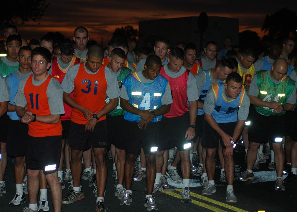 Rail Gunner officers raise the PT bar