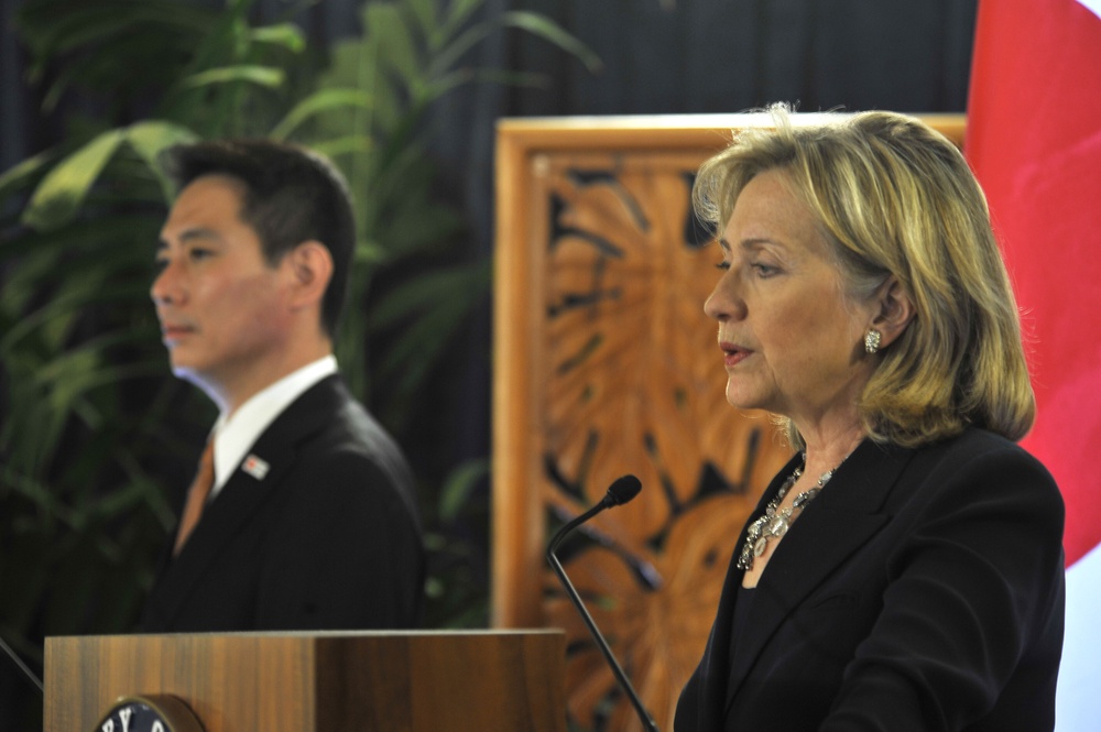 US Secretary of State Hillary Rodham Clinton Meets Japanese Foreign Minister Seiji Maehara in Hawaii