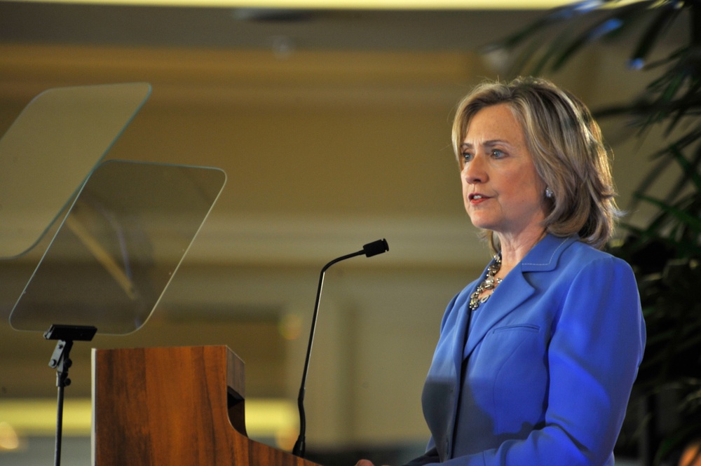 U. S. Secretary of State Hillary Rodham Clinton addresses military and political leaders of Hawaii