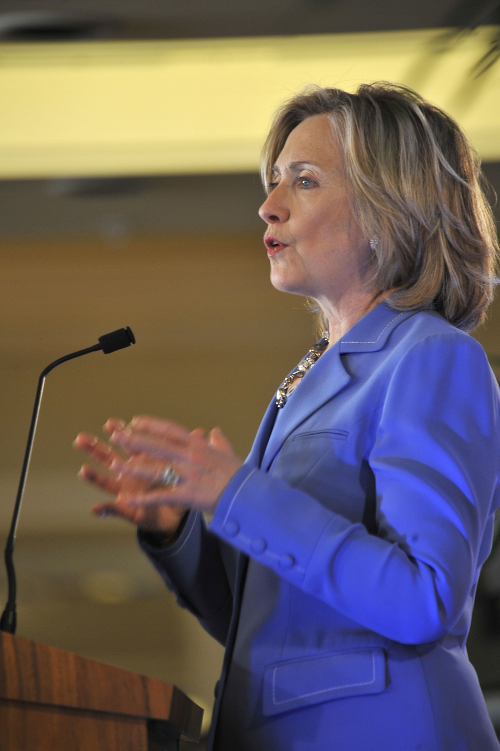 U. S. Secretary of State Hillary Rodham Clinton addresses military and political leaders of Hawaii