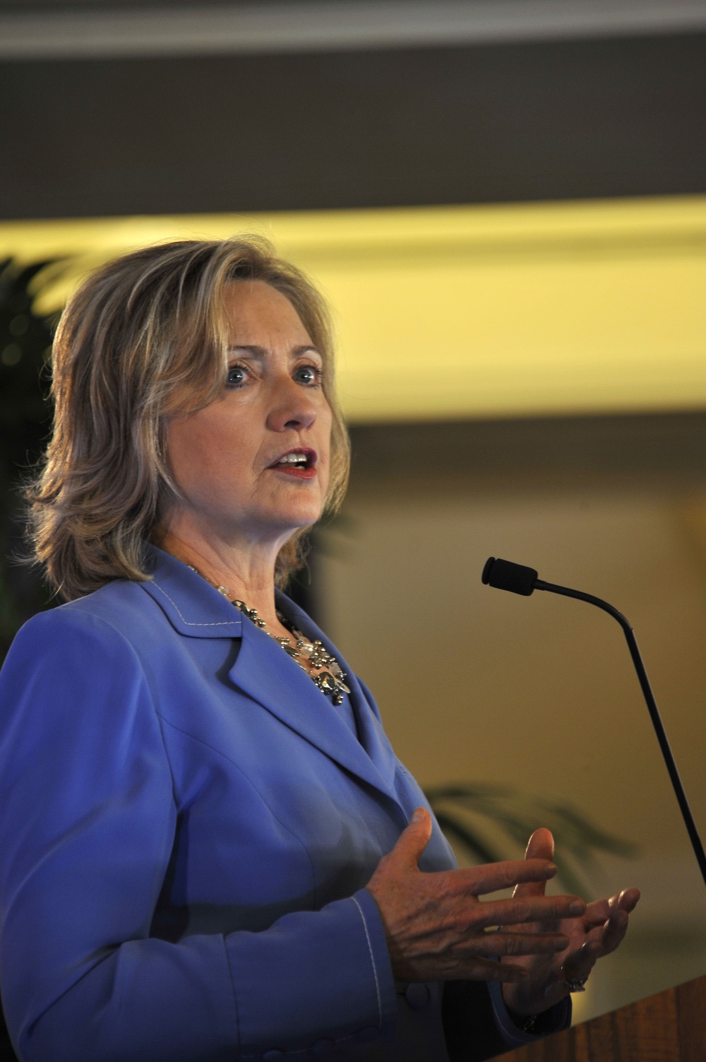 U. S. Secretary of State Hillary Rodham Clinton addresses military and political leaders of Hawaii