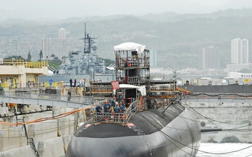 Navy awards $500-million design contract for shipyard modernization in Hawaii and Washington