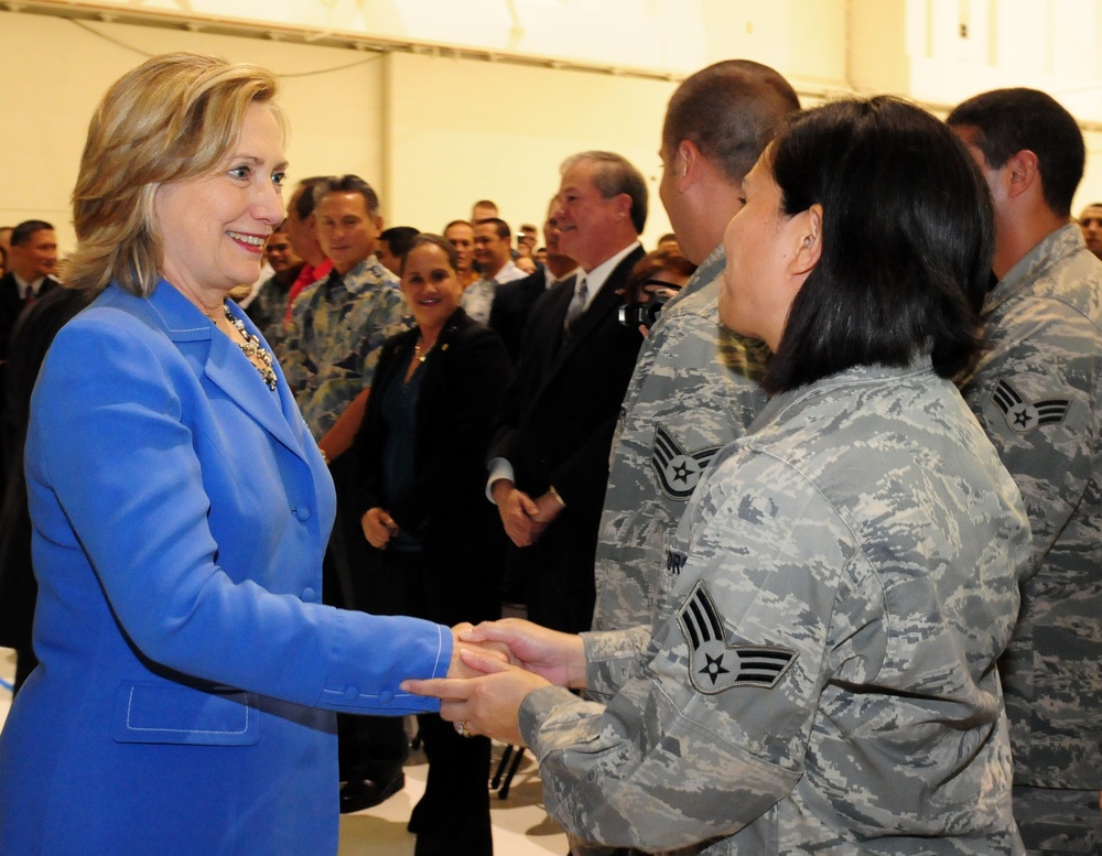 Secretary of State delivers message of praise to Andersen servicemembers