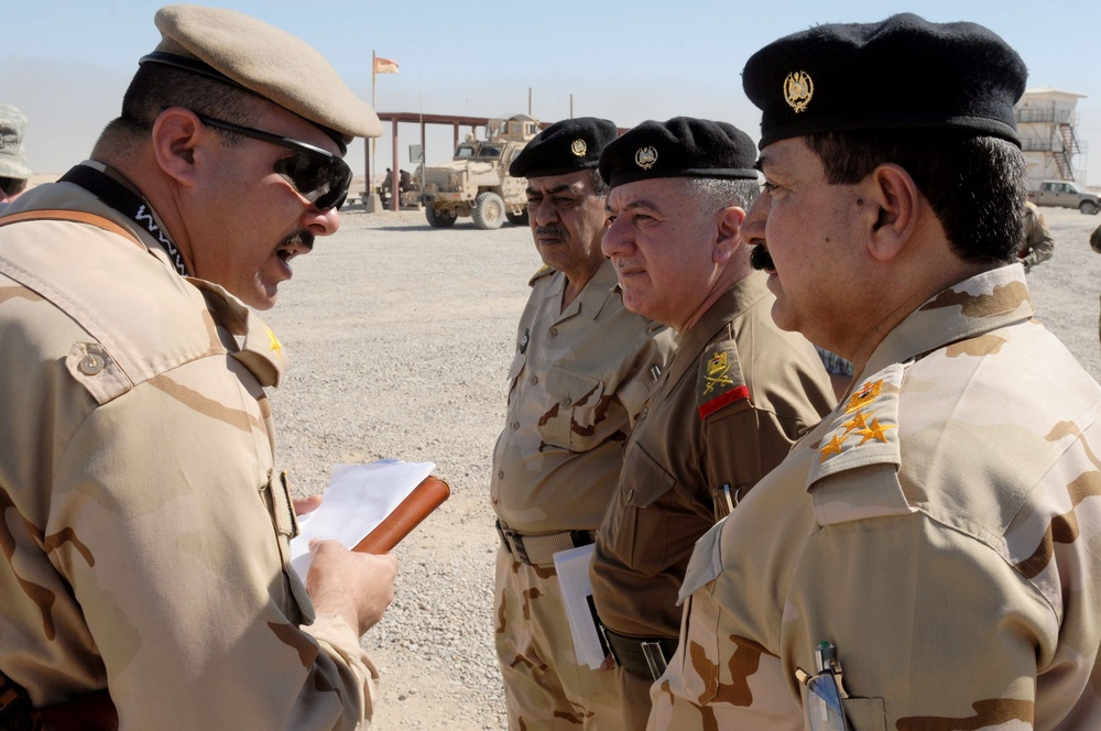 Iraqi Army General visits COB Hammer