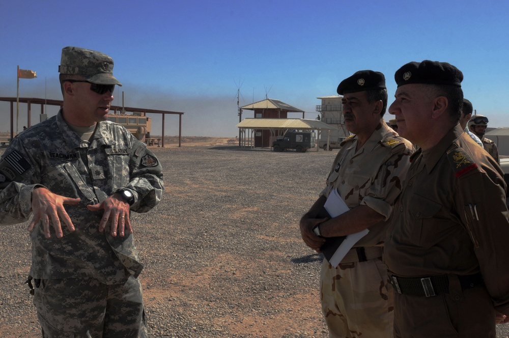 Iraqi Army General visits COB Hammer