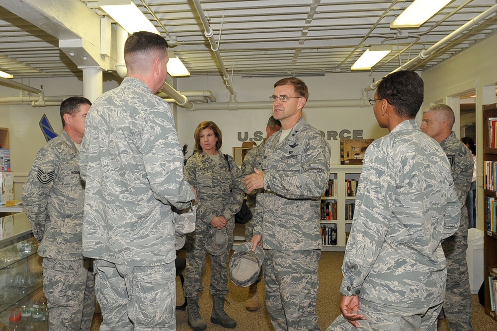 9th Air Force Commander Visits Langley