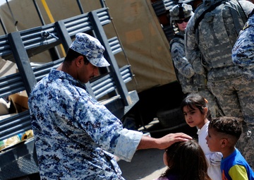 USD-C, ISF, Red Crescent partner to bring aid to Iraqi citizens