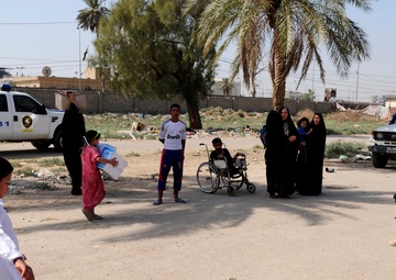 USD-C, ISF, Red Crescent partner to bring aid to Iraqi citizens