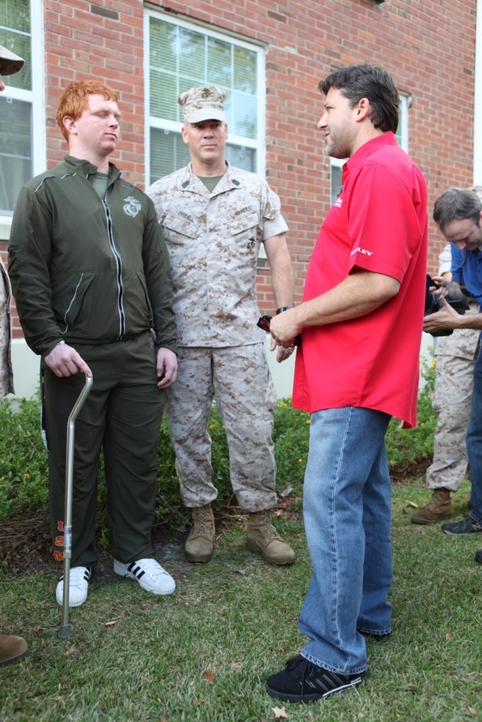 Tony Stewart visits Camp Lejeune