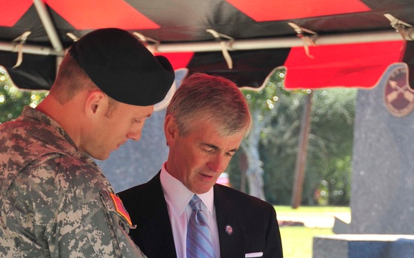 Secretary of the Army visits 3rd Special Forces Group (A)