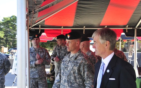 Secretary of the Army visits Special Operations and 3rd Special Forces Group (A)