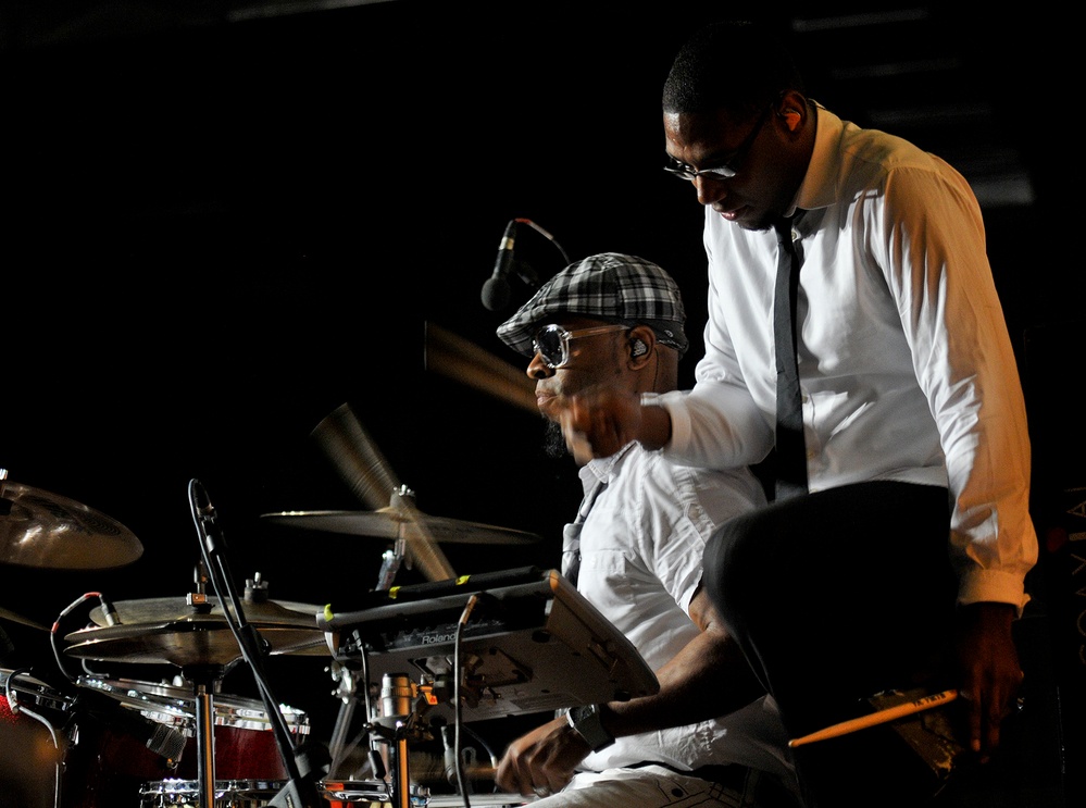 Mint Condition performs for troops