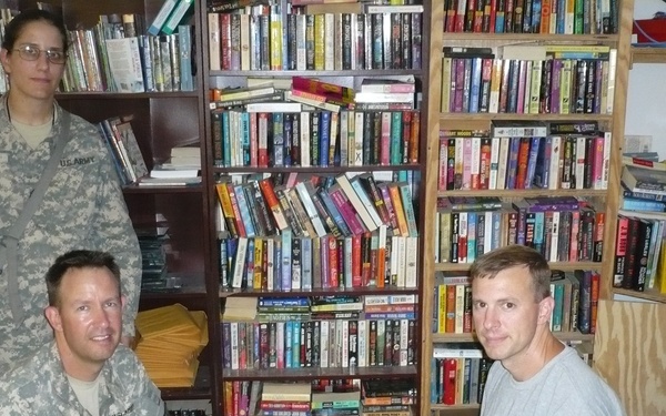 Soldiers organize United Through Reading Program