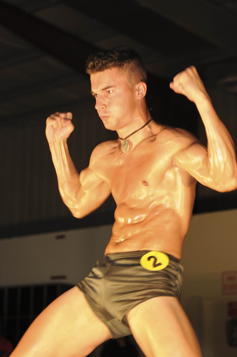 1st Armd. Div. Soldiers compete in MWR hardbody competition